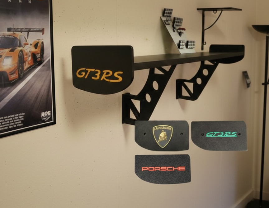 Estantería en forma de alerón marca de coche / circuito / nombre