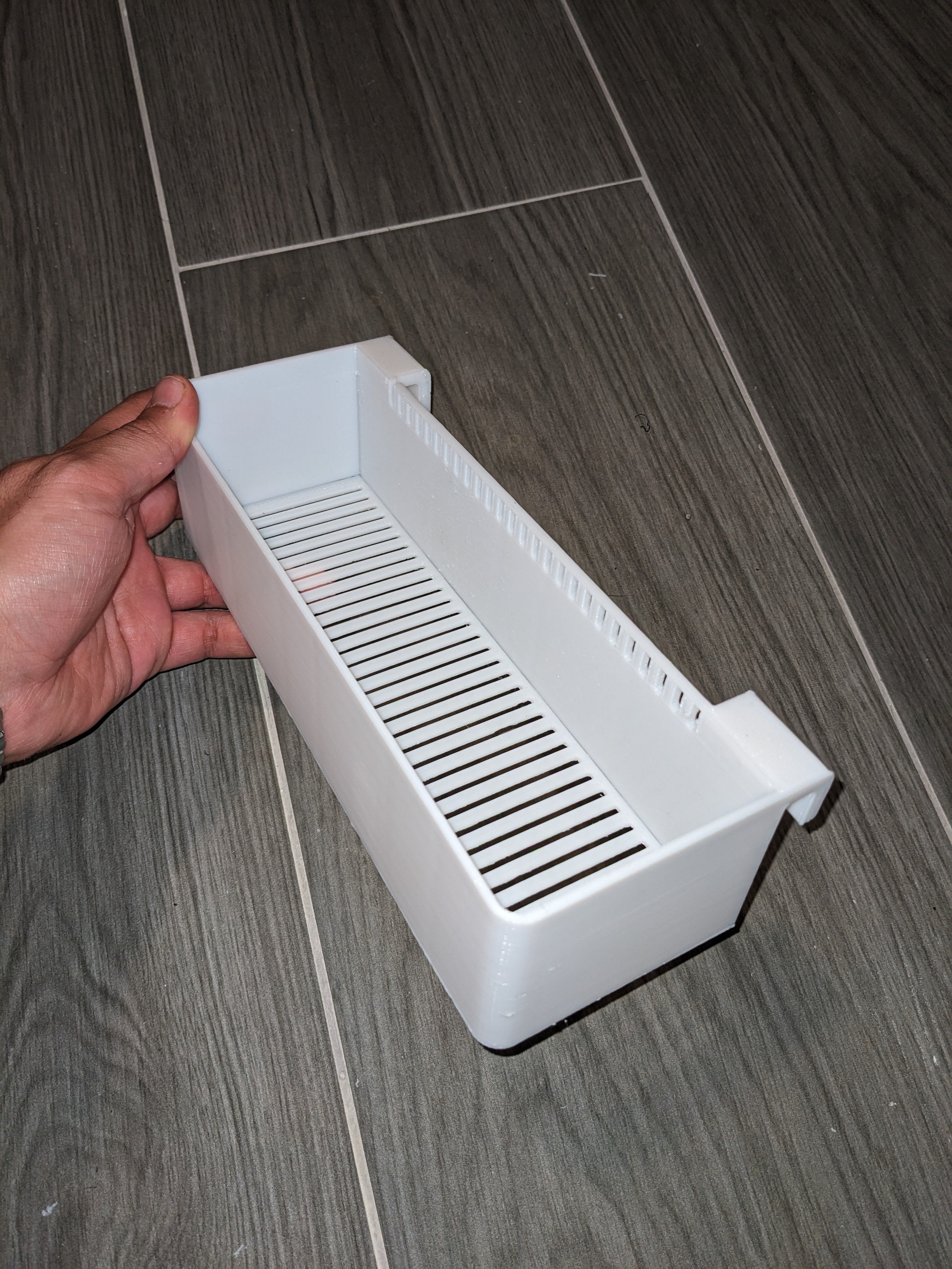 Cesta filtrante con peine para sump de acuario (240×80×80 mm) | Para esponja, perlón, biobolas, material cerámico o refugio de algas