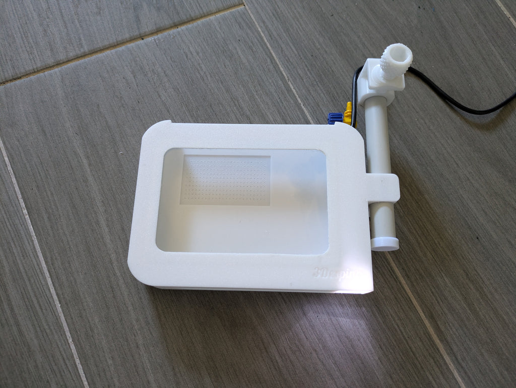 Trampa para Alevines Ocellaris | Guía Lumínica para Cría Marina