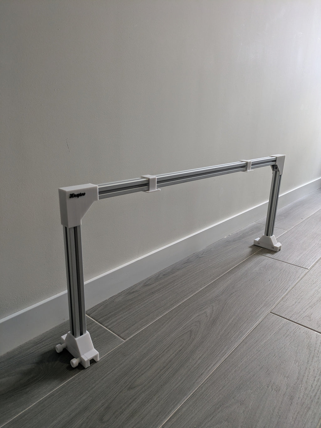 Estructura de aluminio para colgar pantallas de acuario – personalizada por marca/modelo