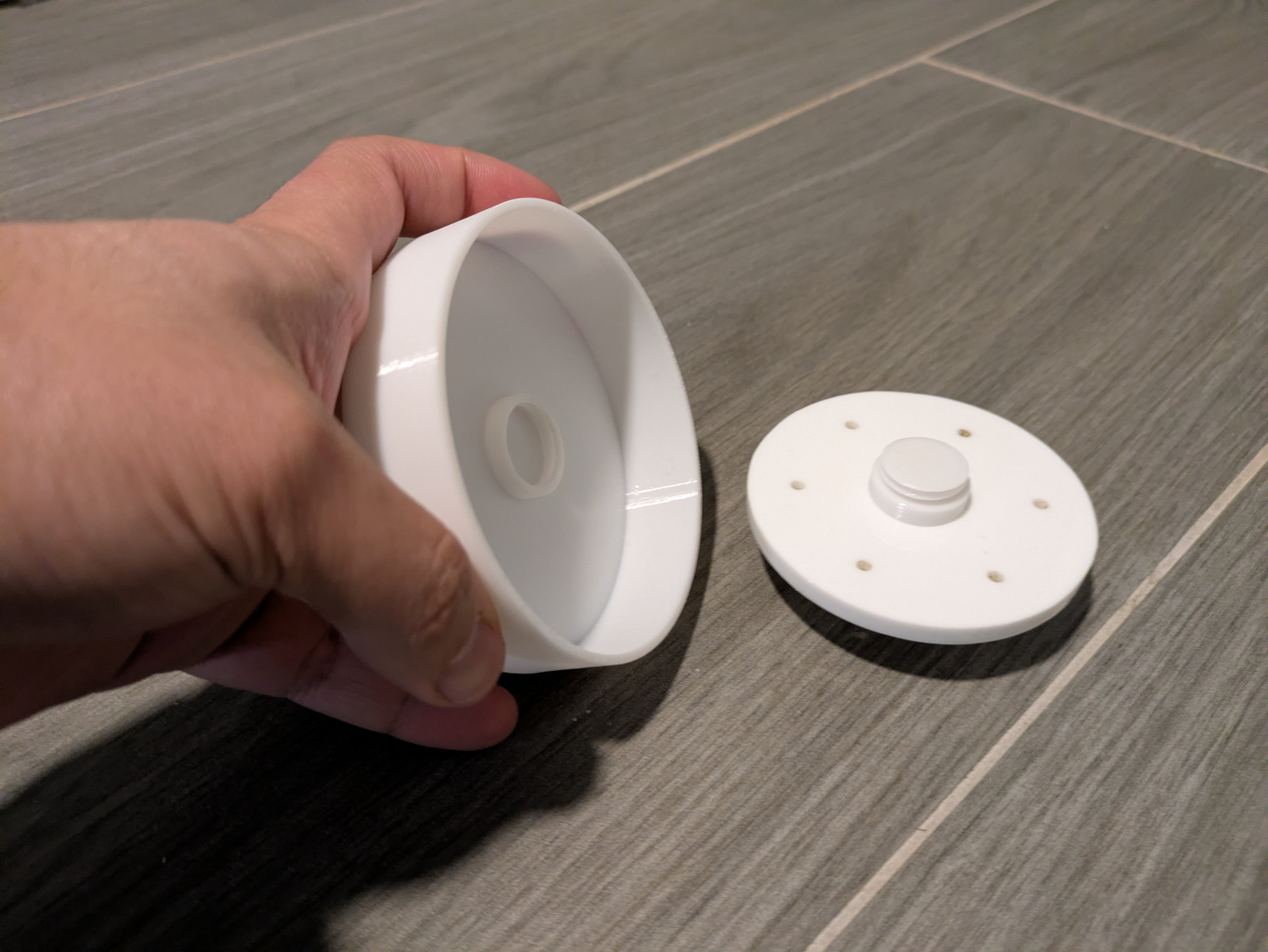 Caperuza para skimmer universal anti salpicaduras.