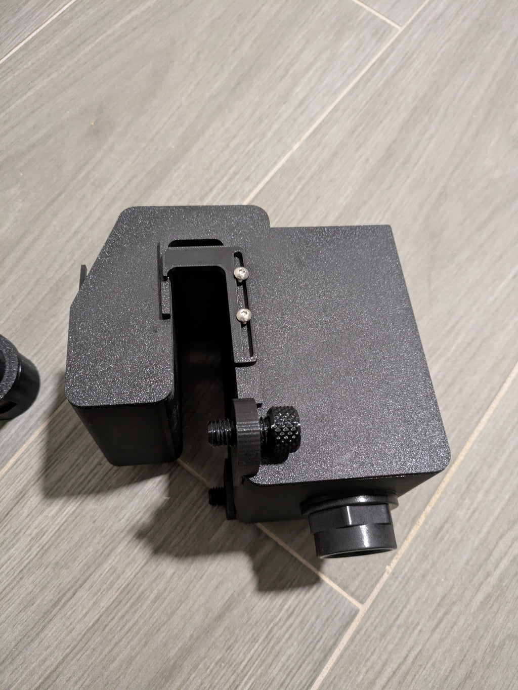 Rebosadero tipo Blau para sump sin taladrar la urna | Con sistema antidescebado y peine ajustable | Opciones de bajada 32/40 mm y hueco 20/32 mm