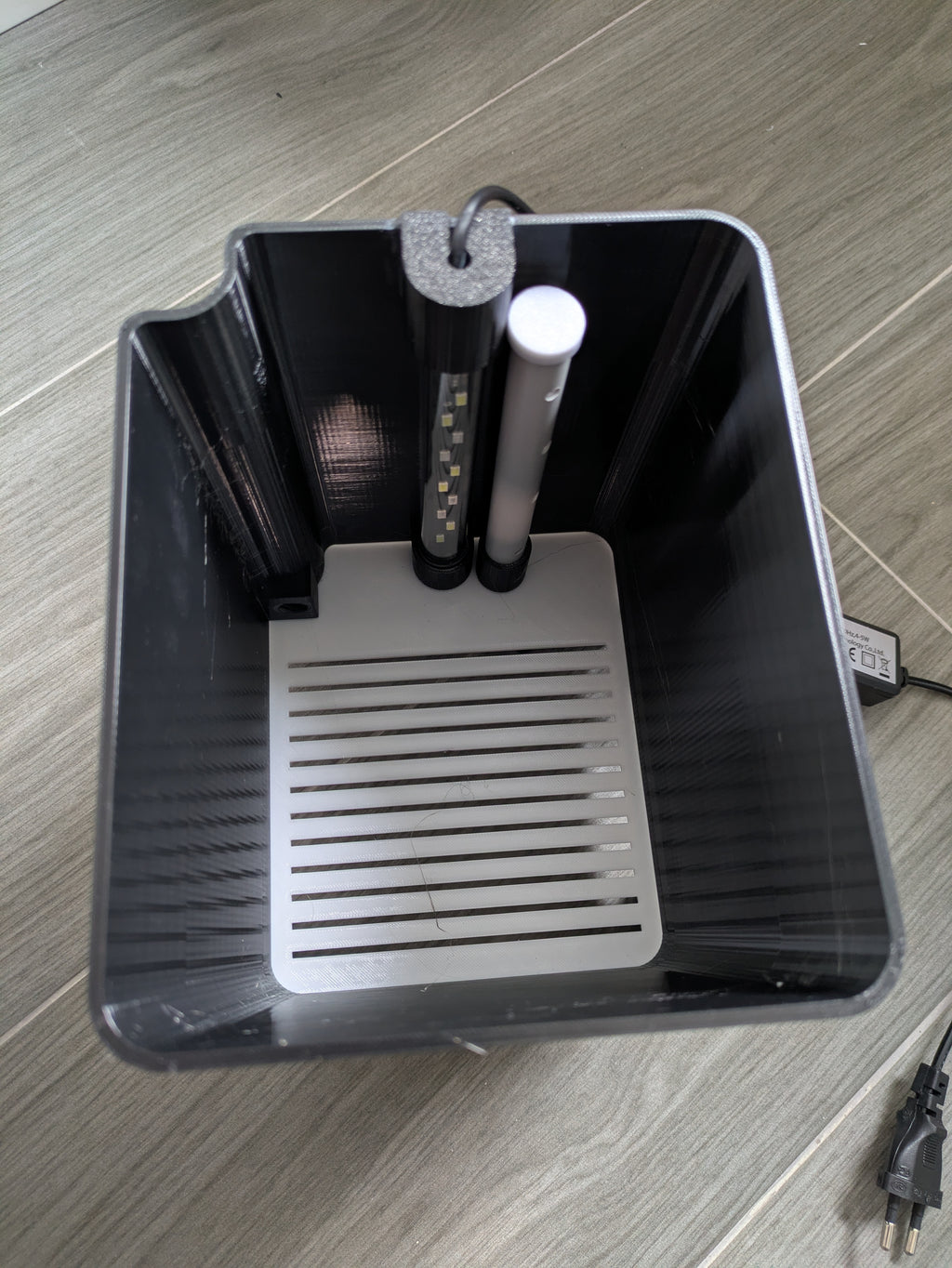 Reactor rectangular de alga Chaetomorpha/Caulerpa para sump